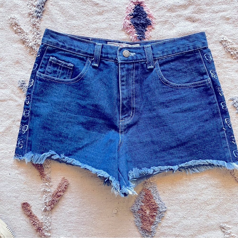 Vintage Y2K Second Generation butterfly cut off Denim jean Shorts juniors 9